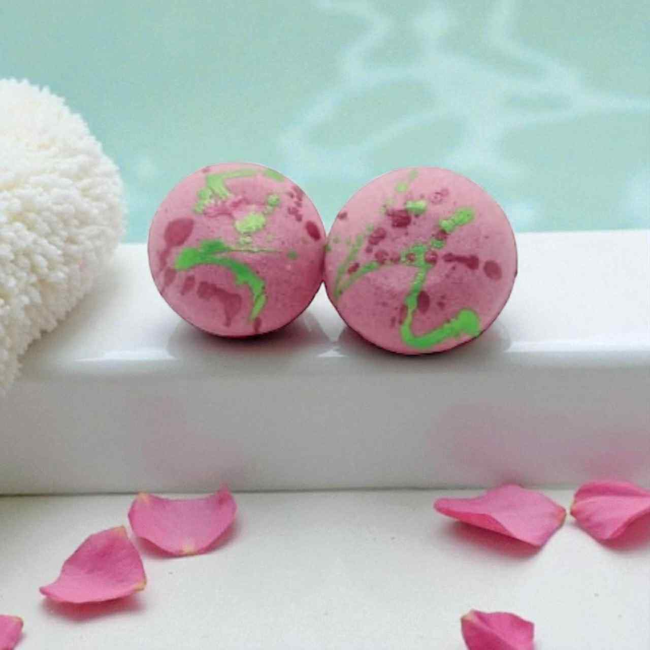 Strawberry- bath bomb